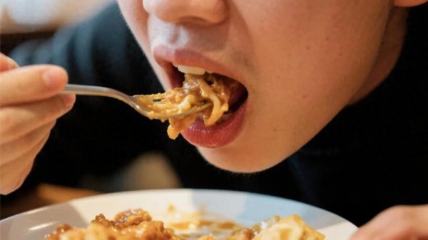 瑞和网 一个习惯正在把你的肝脏养肥！很多人查出脂肪肝才后悔不已！